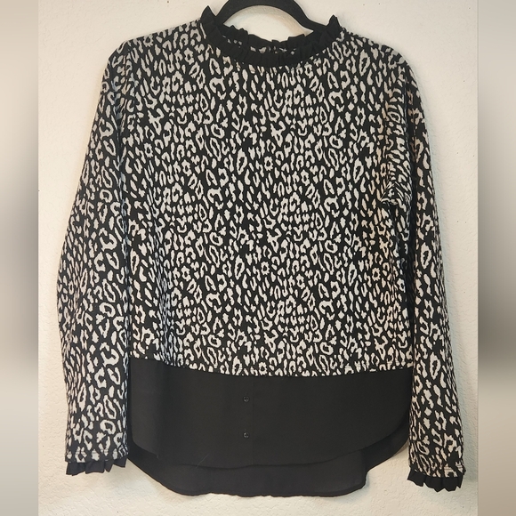 Ella Black and White Leopard Print Sweater with Sheer Shirt Style Bottom, Size M - Picture 1 of 8